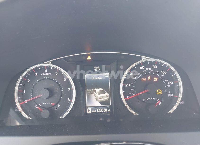 Photo 7 of 2016 Toyota Camry SE (VIN 4T1BF1FK5GU564117)