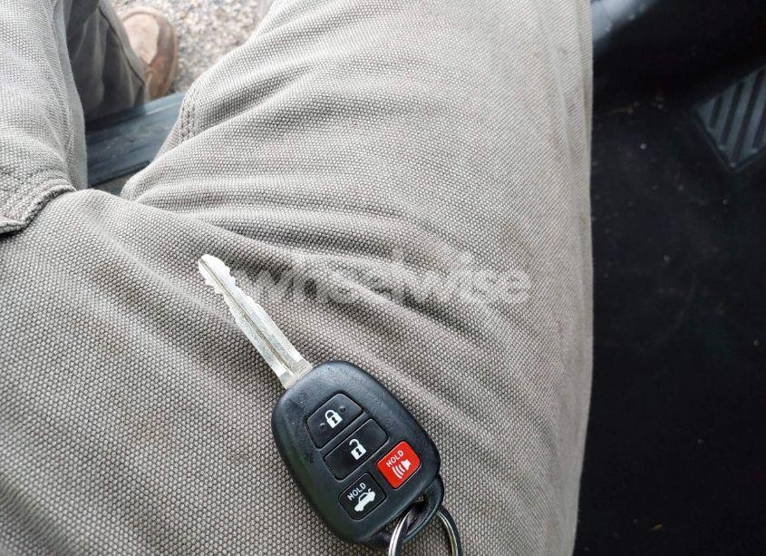 Photo 11 of 2016 Toyota Camry SE (VIN 4T1BF1FK5GU570564)