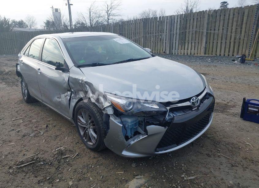 2016 Toyota Camry SE (VIN 4T1BF1FK5GU595044) main photo