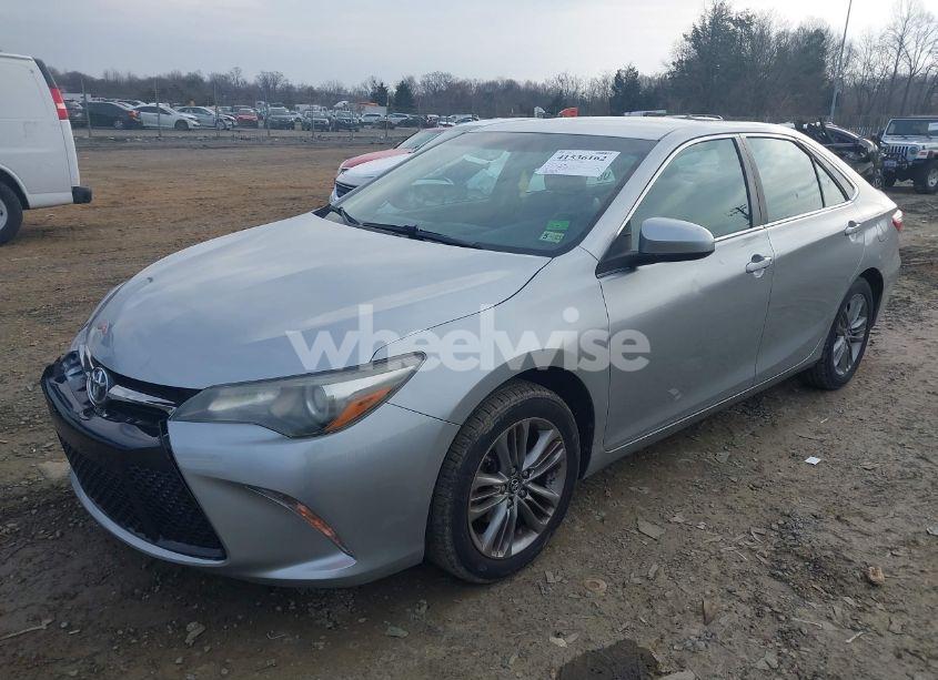 Photo 2 of 2016 Toyota Camry SE (VIN 4T1BF1FK5GU595044)