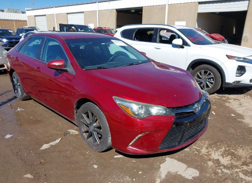 2016 Toyota Camry SE (VIN 4T1BF1FK5GU597814) main photo
