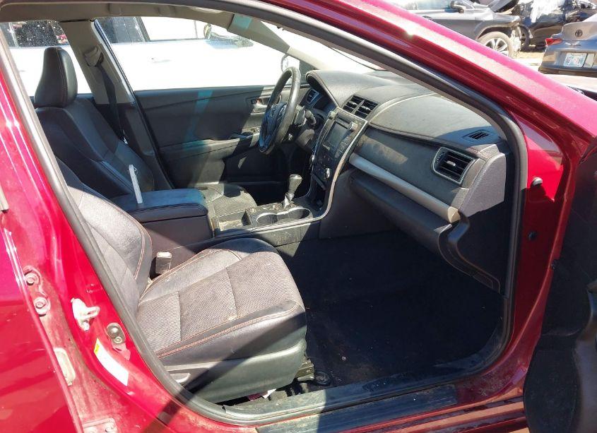 Photo 5 of 2016 Toyota Camry SE (VIN 4T1BF1FK5GU597814)