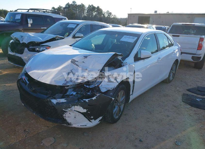 Photo 2 of 2016 Toyota Camry SE (VIN 4T1BF1FK5GU599496)