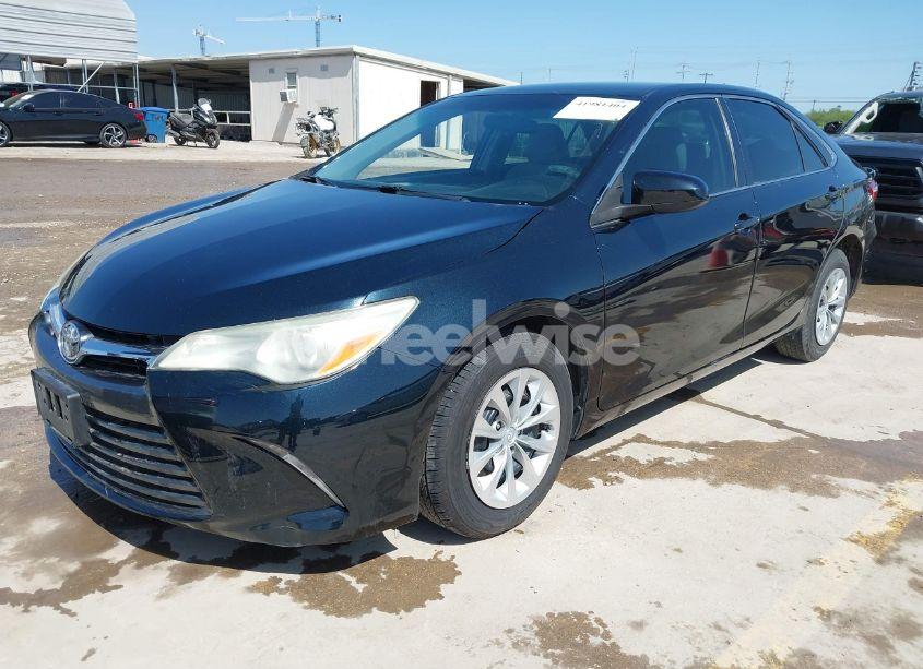 Photo 2 of 2017 Toyota Camry LE (VIN 4T1BF1FK5HU279354)