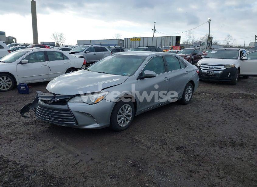 Photo 2 of 2017 Toyota Camry LE (VIN 4T1BF1FK5HU307587)