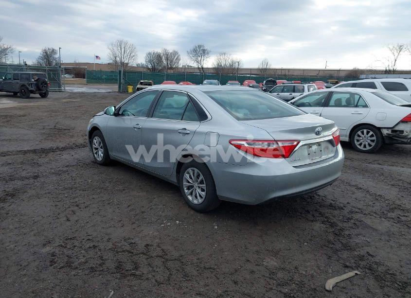 Photo 3 of 2017 Toyota Camry LE (VIN 4T1BF1FK5HU307587)