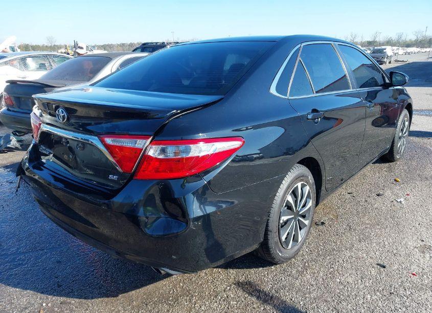 Photo 4 of 2017 Toyota Camry SE (VIN 4T1BF1FK5HU331386)