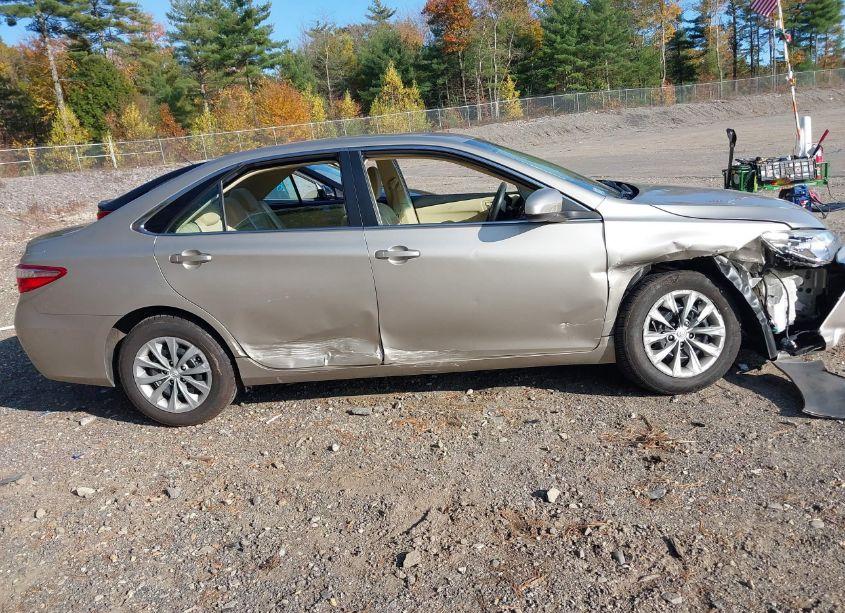 Photo 13 of 2017 Toyota Camry LE (VIN 4T1BF1FK5HU335406)