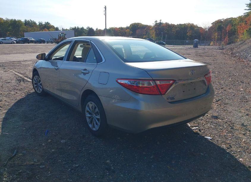 Photo 3 of 2017 Toyota Camry LE (VIN 4T1BF1FK5HU335406)