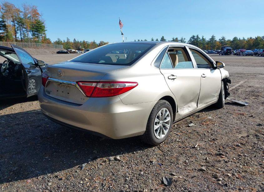 Photo 4 of 2017 Toyota Camry LE (VIN 4T1BF1FK5HU335406)