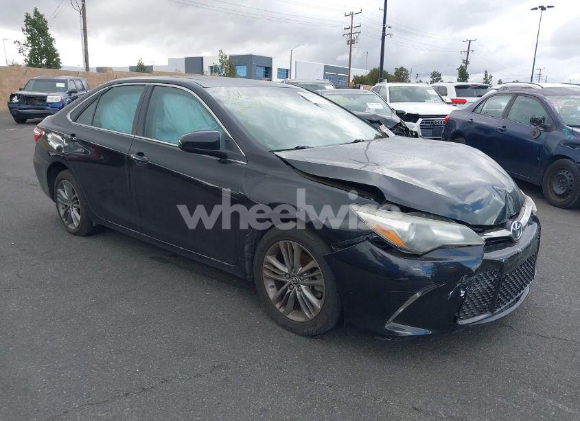 2017 Toyota Camry SE (VIN 4T1BF1FK5HU336894) main photo