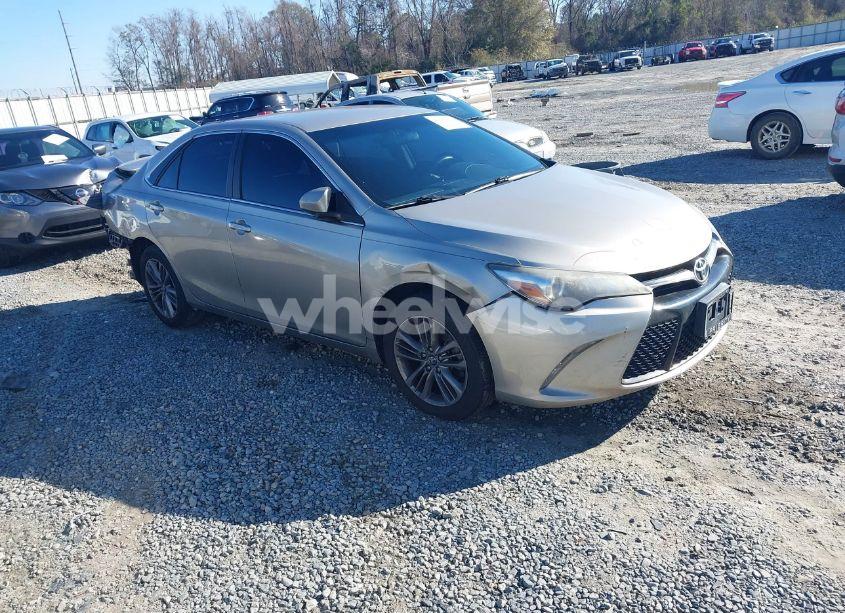 2017 Toyota Camry SE (VIN 4T1BF1FK5HU361956) main photo