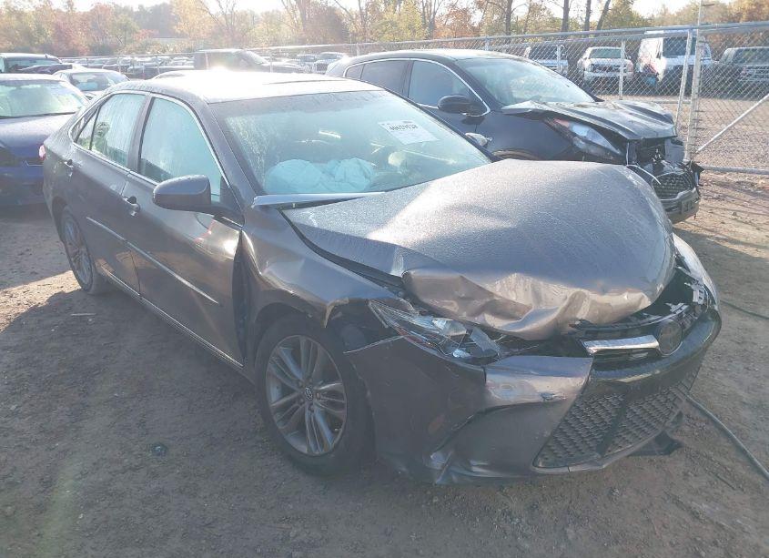 2017 Toyota Camry SE (VIN 4T1BF1FK5HU362153) main photo