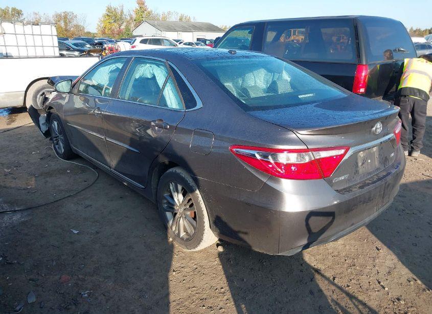 Photo 3 of 2017 Toyota Camry SE (VIN 4T1BF1FK5HU362153)