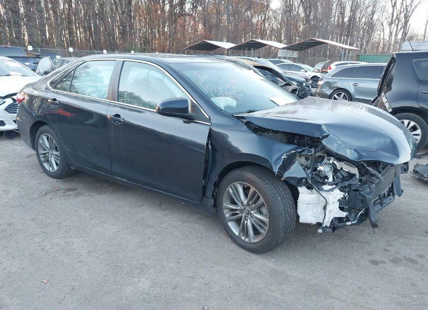 2017 Toyota Camry SE (VIN 4T1BF1FK5HU386484) main photo