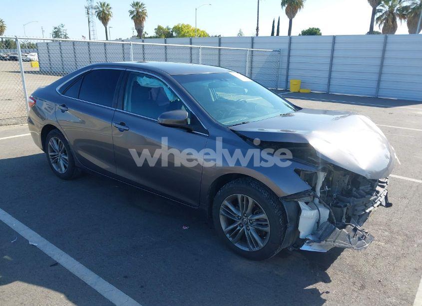 2017 Toyota Camry SE (VIN 4T1BF1FK5HU389112) main photo