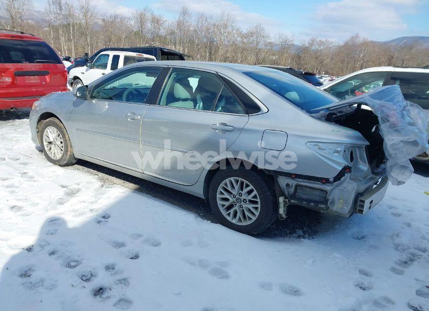 Photo 3 of 2017 Toyota Camry LE (VIN 4T1BF1FK5HU427633)