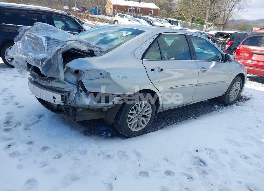 Photo 4 of 2017 Toyota Camry LE (VIN 4T1BF1FK5HU427633)