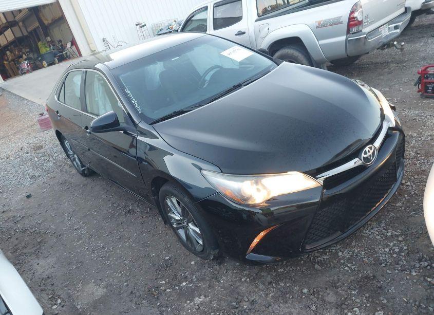 2017 Toyota Camry SE (VIN 4T1BF1FK5HU452550) main photo