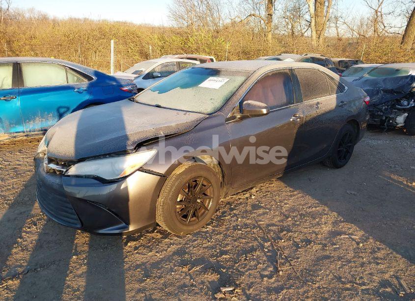 Photo 2 of 2017 Toyota Camry LE (VIN 4T1BF1FK5HU453228)