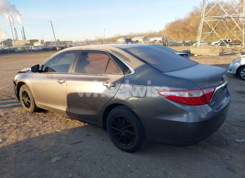 Photo 3 of 2017 Toyota Camry LE (VIN 4T1BF1FK5HU453228)