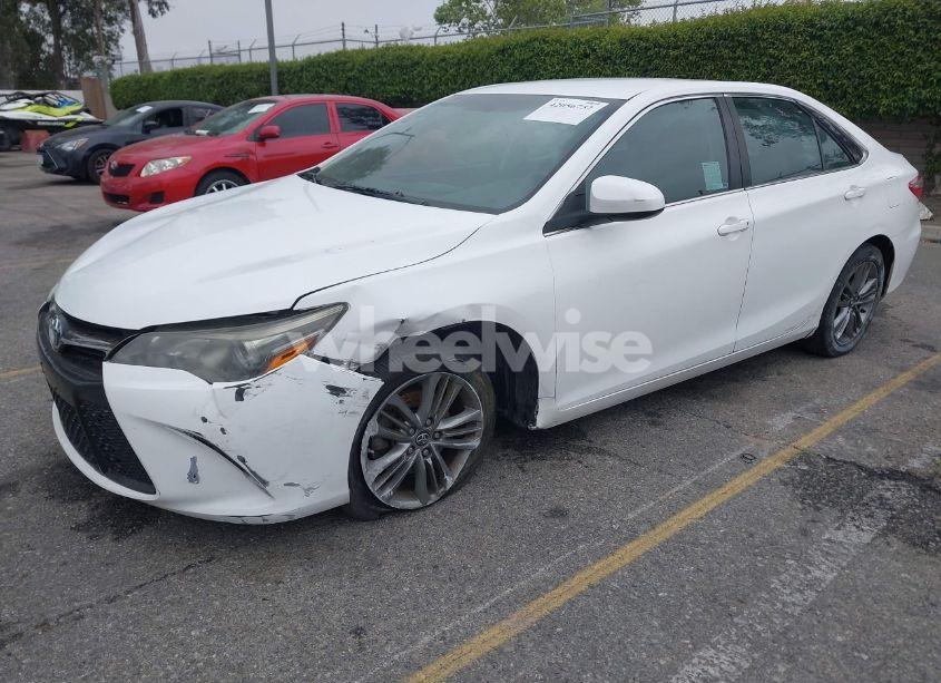 Photo 2 of 2017 Toyota Camry SE (VIN 4T1BF1FK5HU454640)