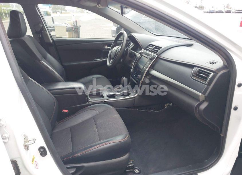 Photo 5 of 2017 Toyota Camry SE (VIN 4T1BF1FK5HU454640)