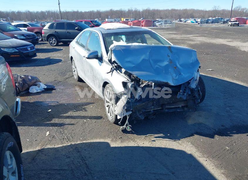 2017 Toyota Camry XLE (VIN 4T1BF1FK5HU631557) main photo