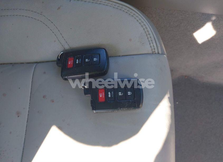 Photo 11 of 2017 Toyota Camry XLE (VIN 4T1BF1FK5HU631557)