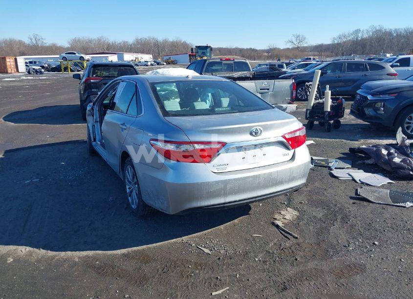 Photo 3 of 2017 Toyota Camry XLE (VIN 4T1BF1FK5HU631557)