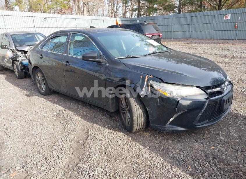 2017 Toyota Camry SE (VIN 4T1BF1FK5HU636578) main photo