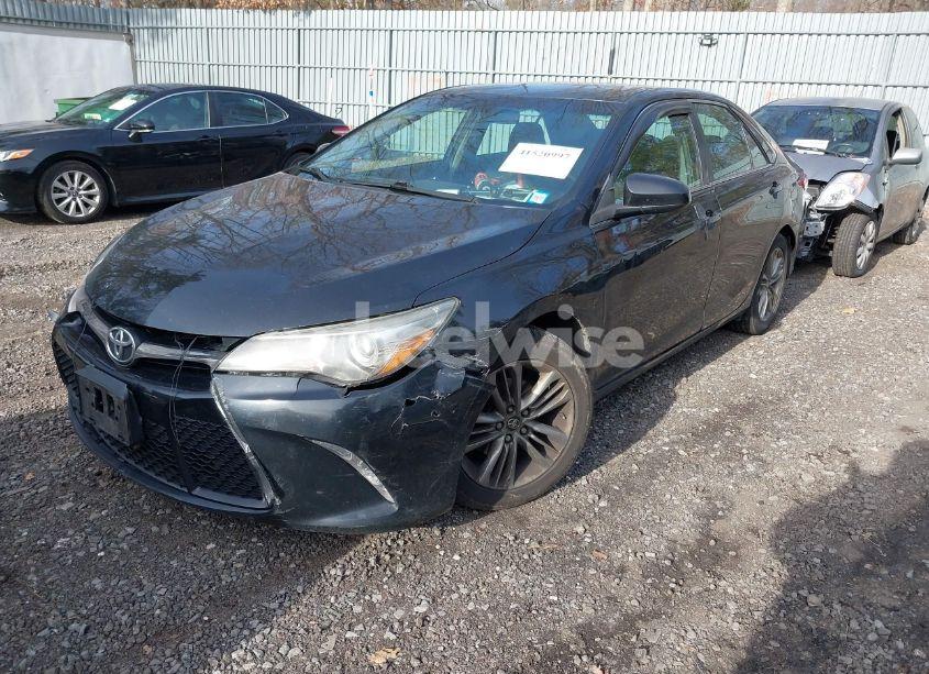 Photo 2 of 2017 Toyota Camry SE (VIN 4T1BF1FK5HU636578)