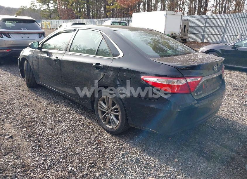 Photo 3 of 2017 Toyota Camry SE (VIN 4T1BF1FK5HU636578)