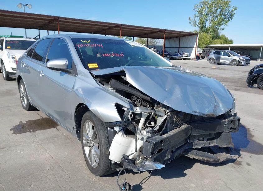 2017 Toyota Camry SE (VIN 4T1BF1FK5HU645765) main photo