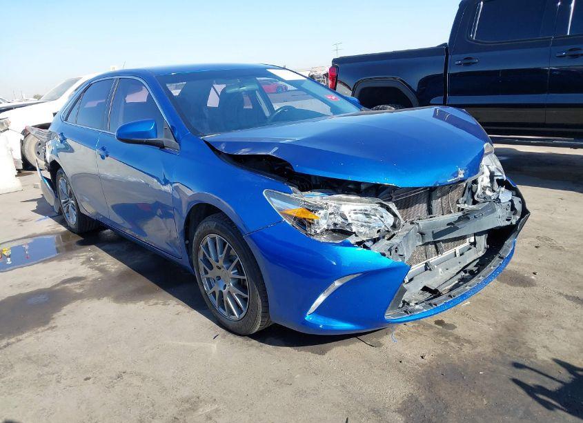 2017 Toyota Camry SE (VIN 4T1BF1FK5HU648424) main photo
