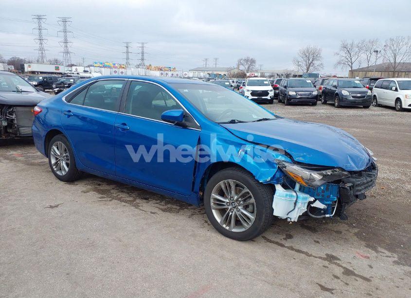 2017 Toyota Camry SE (VIN 4T1BF1FK5HU657494) main photo