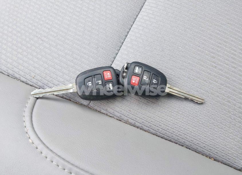 Photo 11 of 2017 Toyota Camry SE (VIN 4T1BF1FK5HU712879)