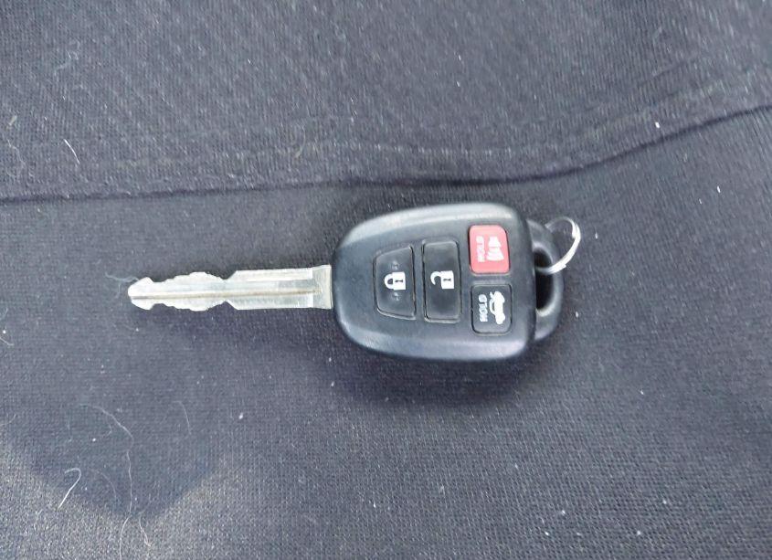 Photo 11 of 2017 Toyota Camry LE (VIN 4T1BF1FK5HU732677)