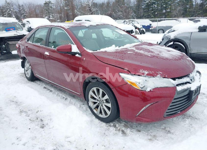2017 Toyota Camry XLE (VIN 4T1BF1FK5HU735482) main photo