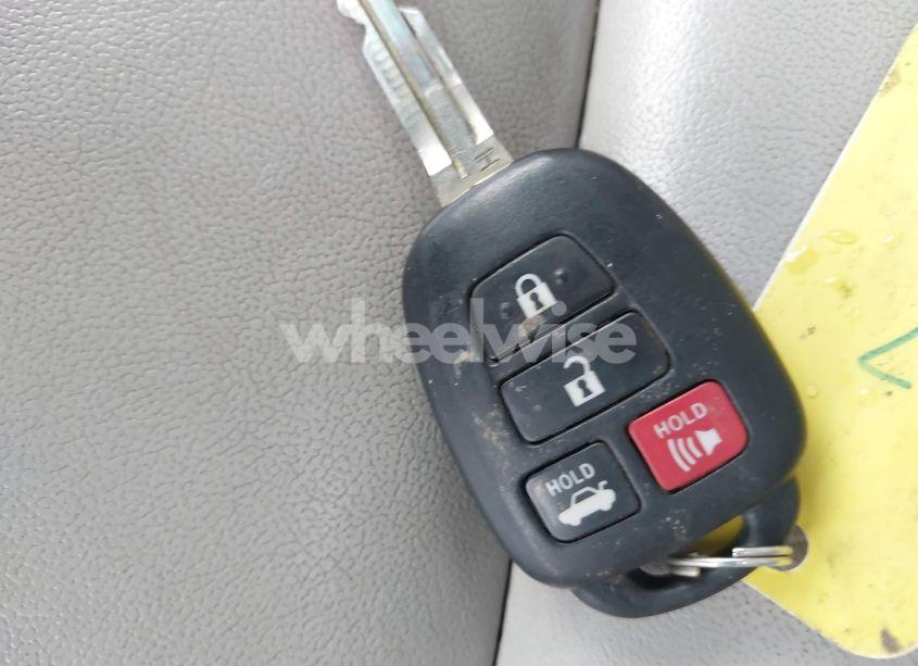 Photo 11 of 2017 Toyota Camry XLE (VIN 4T1BF1FK5HU735482)