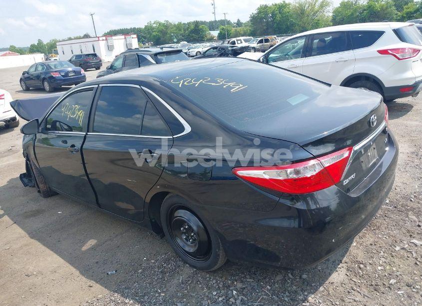 Photo 3 of 2017 Toyota Camry LE (VIN 4T1BF1FK5HU737121)
