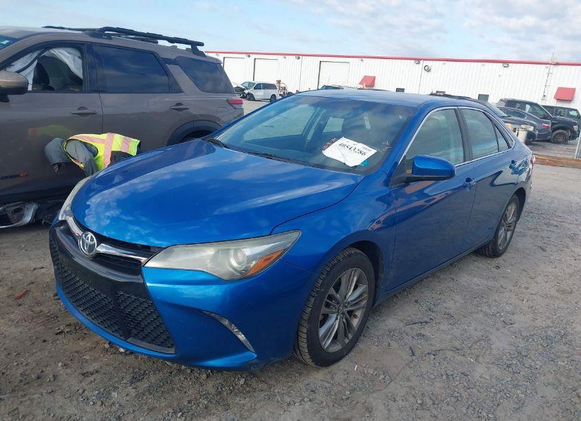 Photo 2 of 2017 Toyota Camry SE (VIN 4T1BF1FK5HU744179)