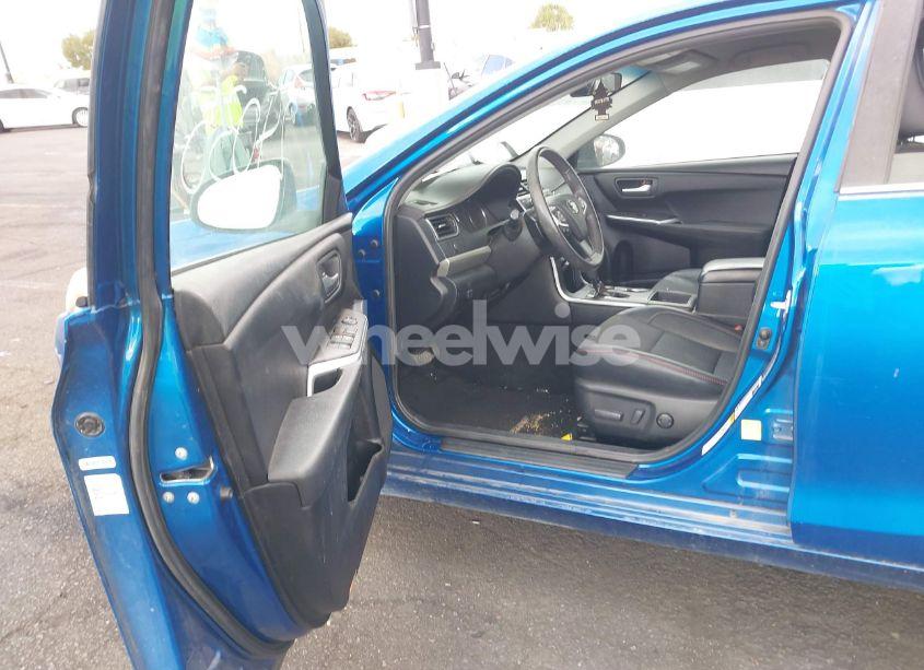 Photo 5 of 2017 Toyota Camry SE (VIN 4T1BF1FK5HU752914)