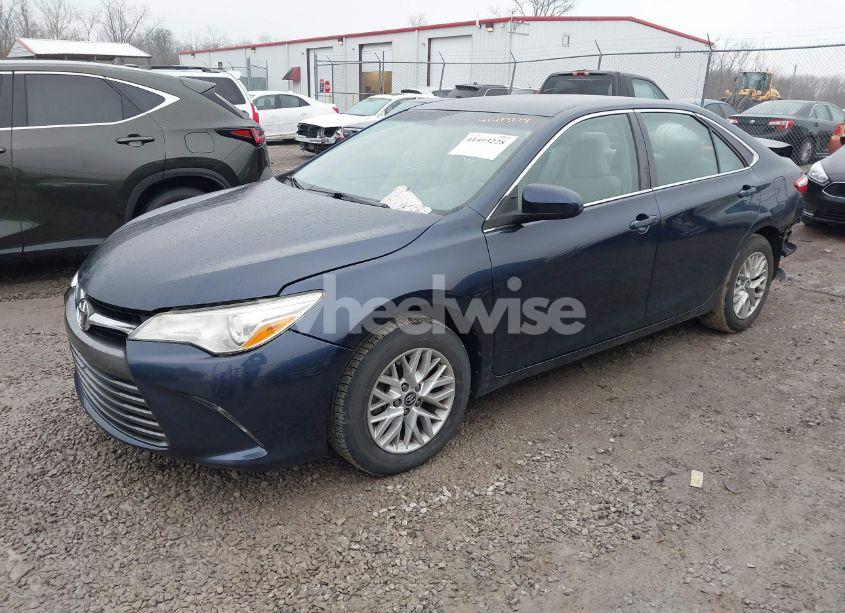 Photo 2 of 2017 Toyota Camry LE (VIN 4T1BF1FK5HU778624)