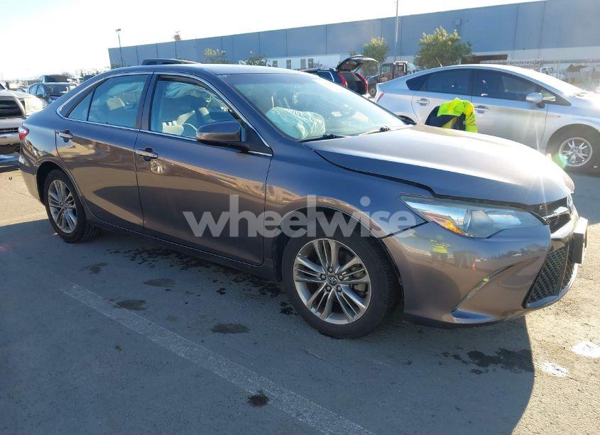 2017 Toyota Camry SE (VIN 4T1BF1FK5HU799280) main photo