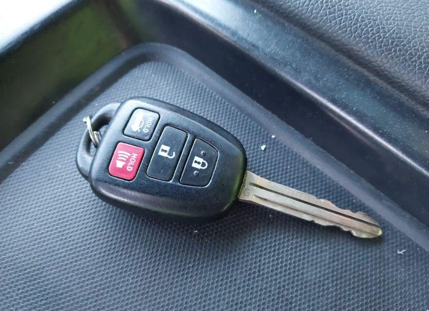 Photo 11 of 2012 Toyota Camry LE (VIN 4T1BF1FK6CU005069)