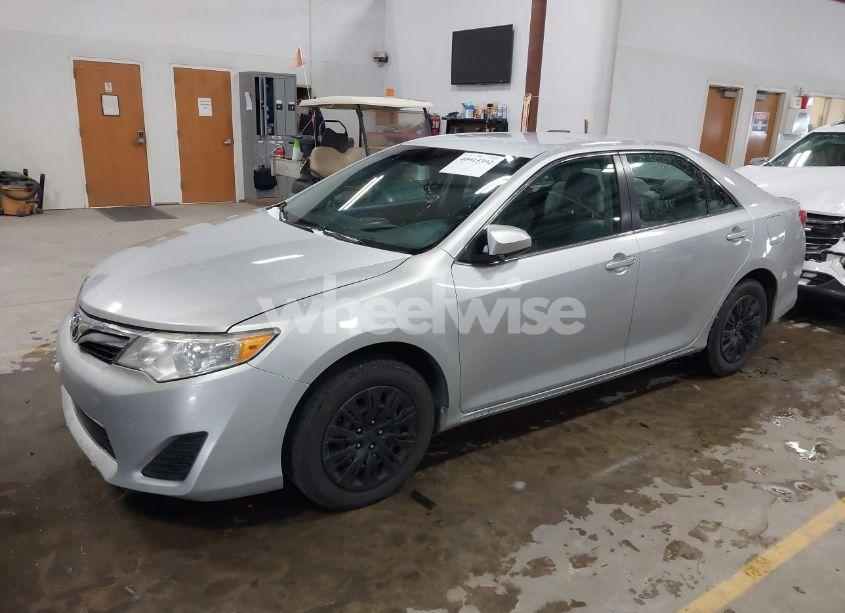 Photo 2 of 2012 Toyota Camry LE (VIN 4T1BF1FK6CU007677)