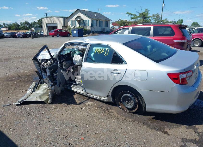 Photo 3 of 2012 Toyota Camry LE (VIN 4T1BF1FK6CU017576)