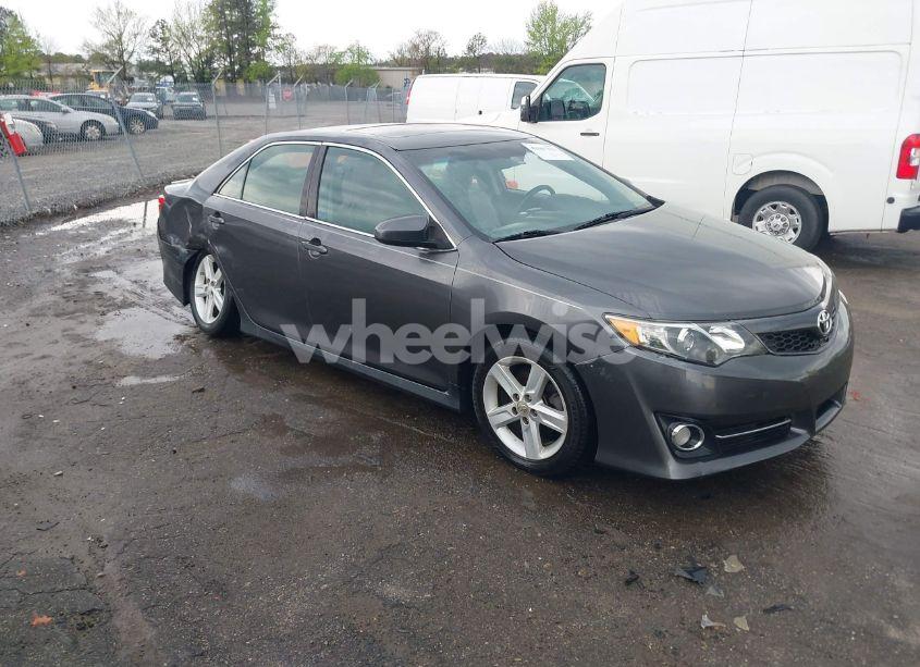 2012 Toyota Camry SE (VIN 4T1BF1FK6CU128502) main photo