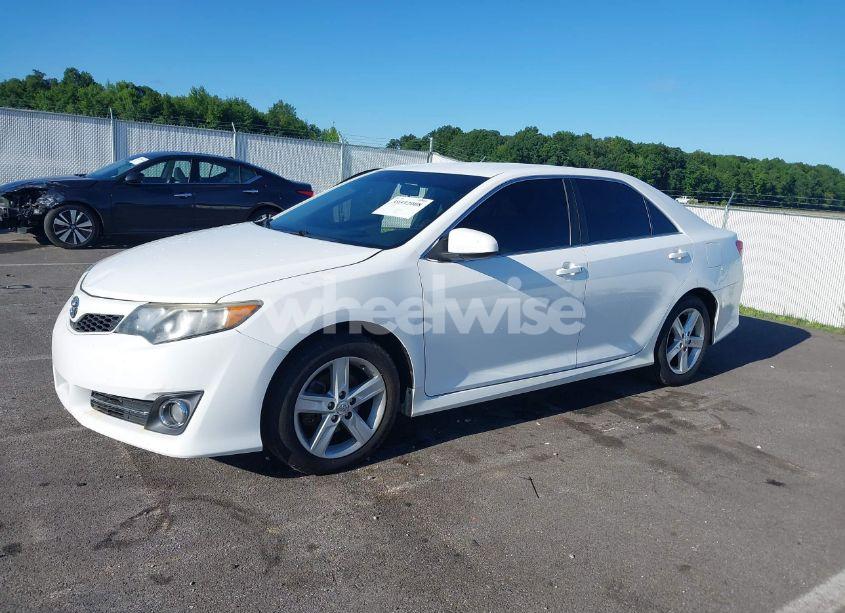 Photo 2 of 2012 Toyota Camry SE (VIN 4T1BF1FK6CU178669)